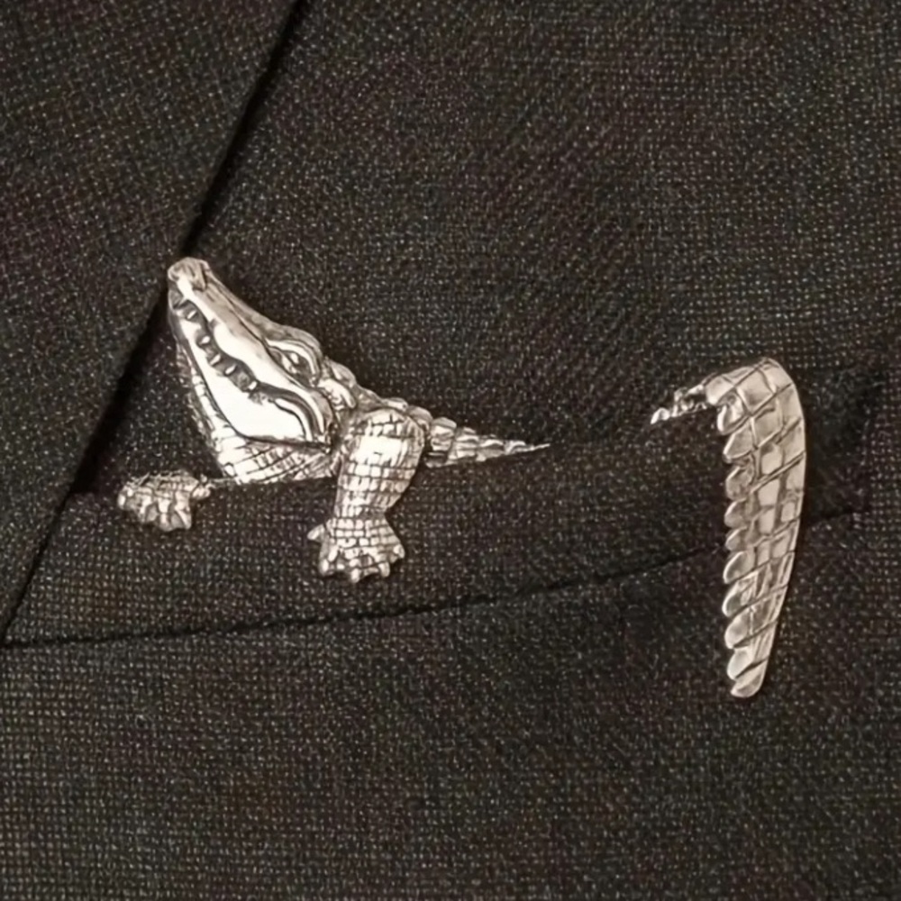Silver Crocodile Pocket Brooch - Picture 4 of 9